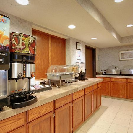 Americas Best Value Inn And Suites Saint Charles Ресторант снимка