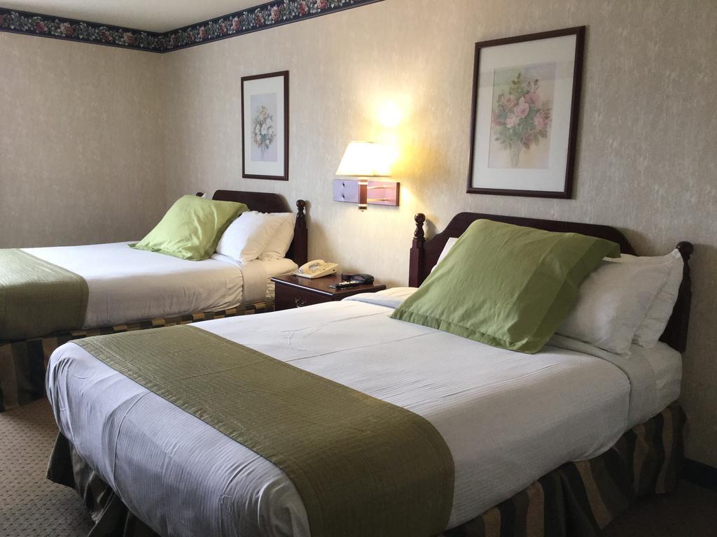Americas Best Value Inn And Suites Saint Charles Екстериор снимка