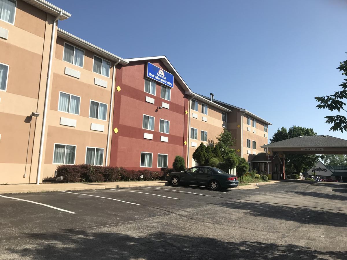 Americas Best Value Inn And Suites Saint Charles Екстериор снимка