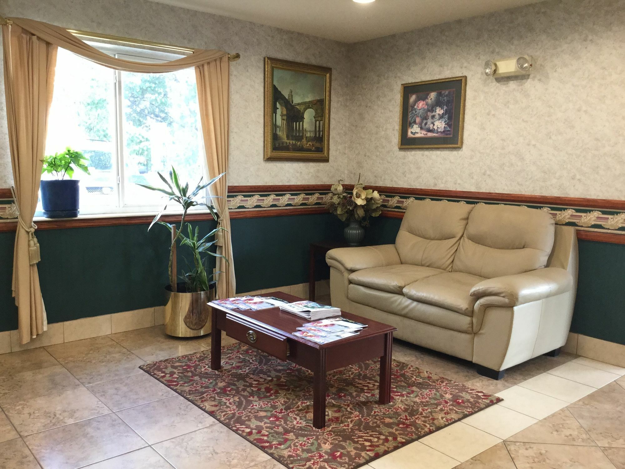 Americas Best Value Inn And Suites Saint Charles Екстериор снимка