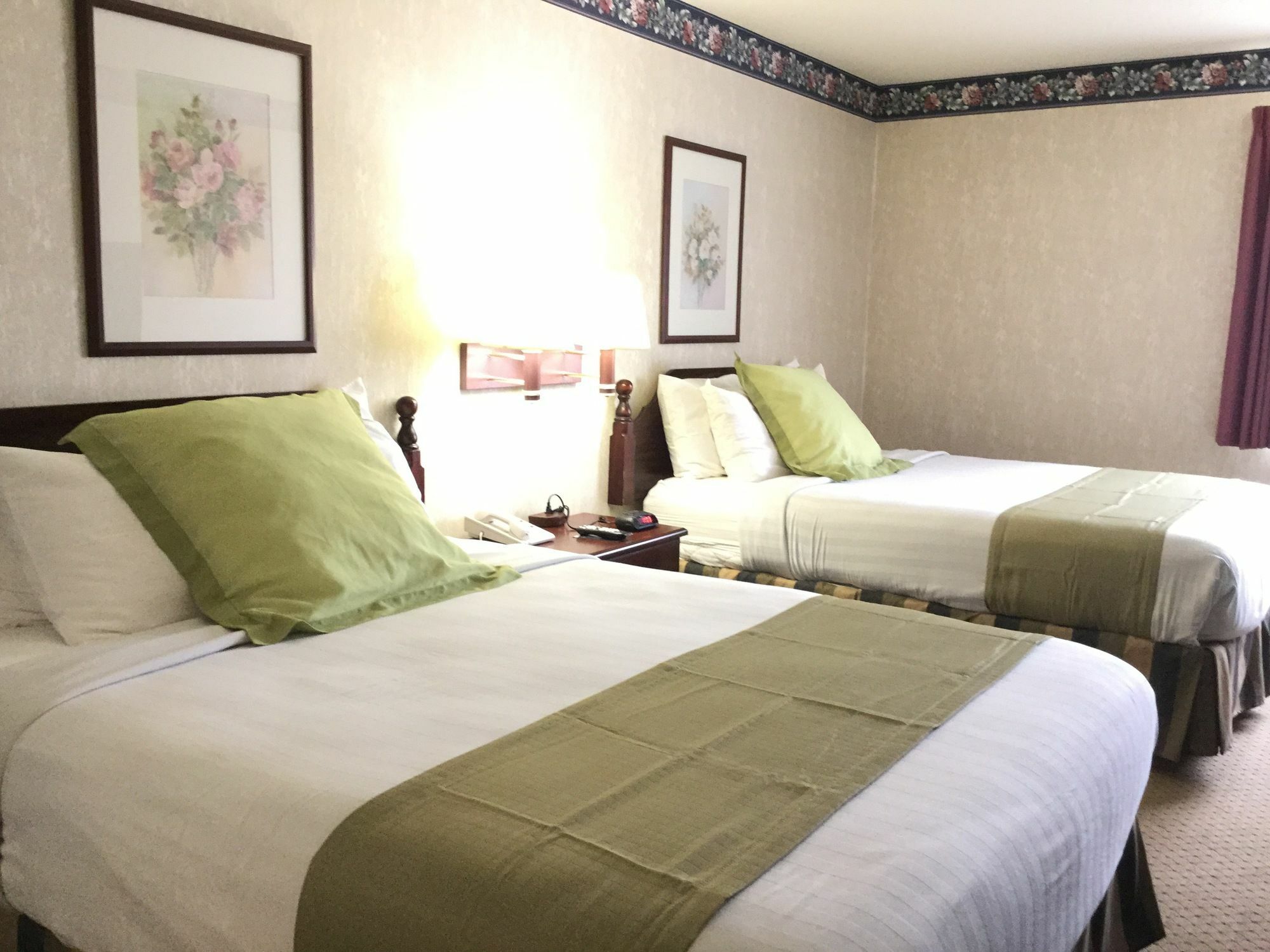 Americas Best Value Inn And Suites Saint Charles Екстериор снимка