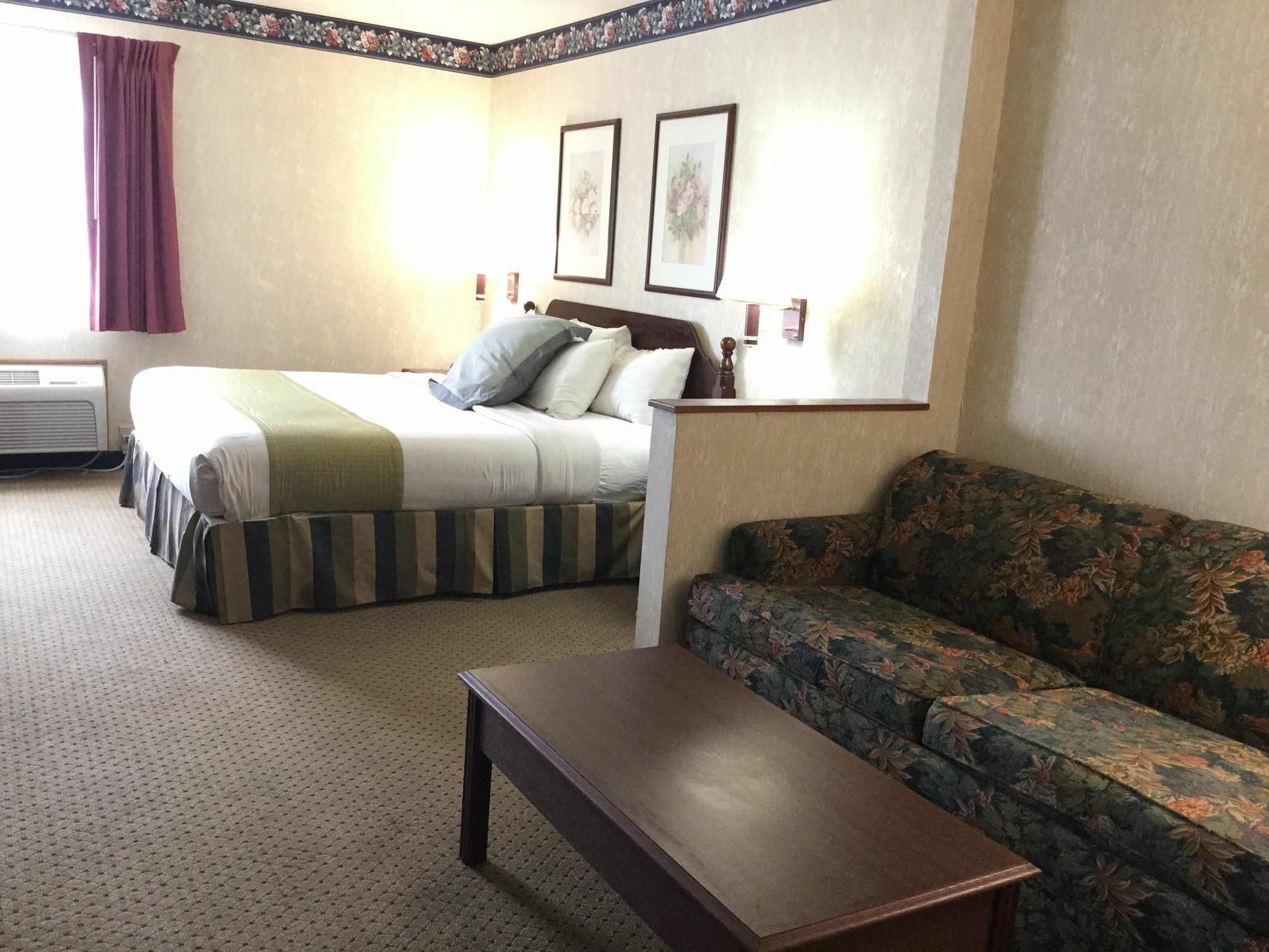 Americas Best Value Inn And Suites Saint Charles Екстериор снимка