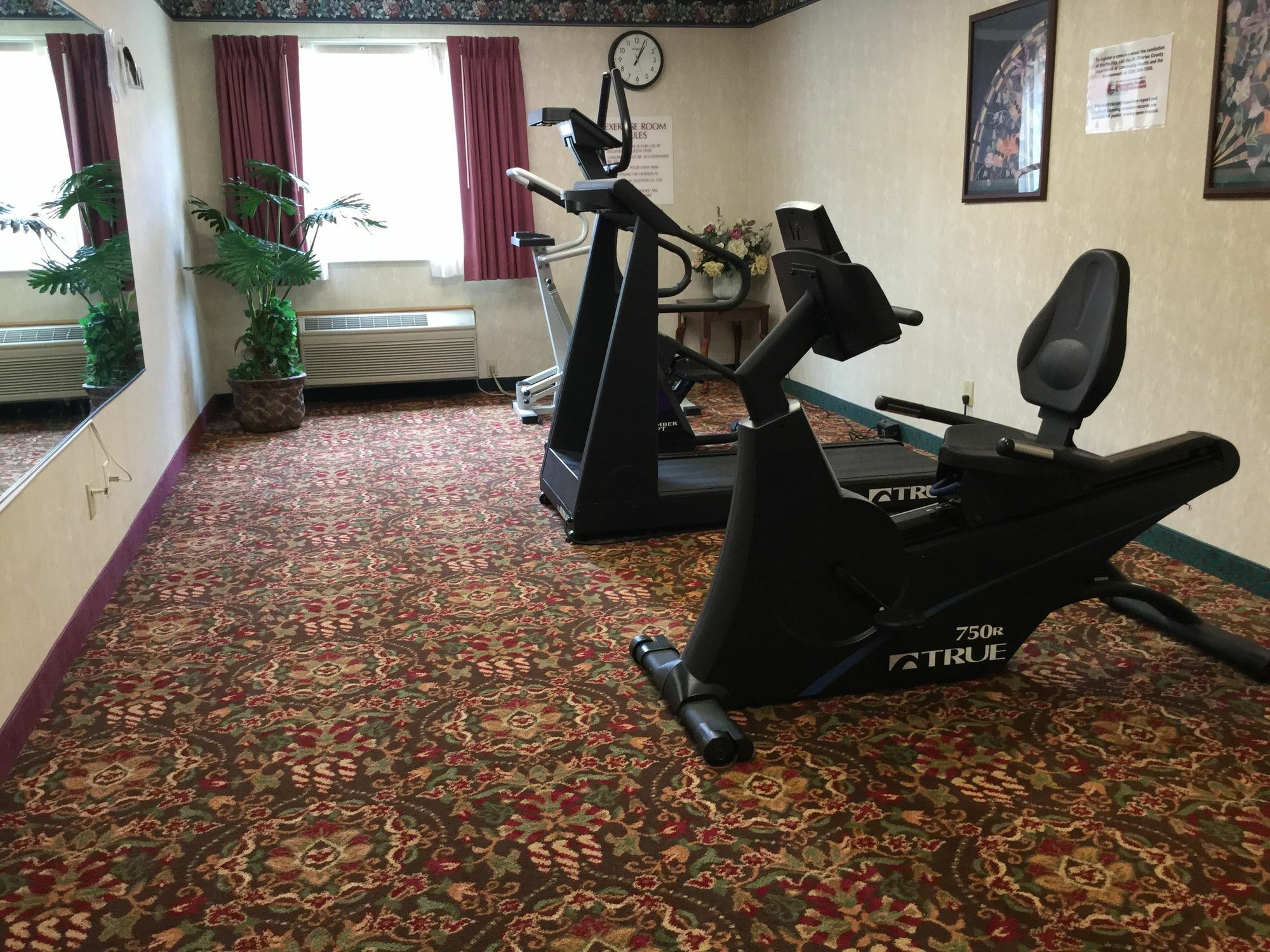 Americas Best Value Inn And Suites Saint Charles Екстериор снимка